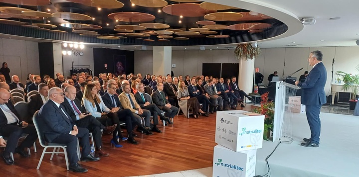 El consejero de Medio Ambiente, Universidades, Investigación y Mar Menor, Juan María Vázquez, durante su intervención en la jornada de 'Competitividad y descarbonización de Industria Alimentaria' y presentación de la Alianza Q-Cero.