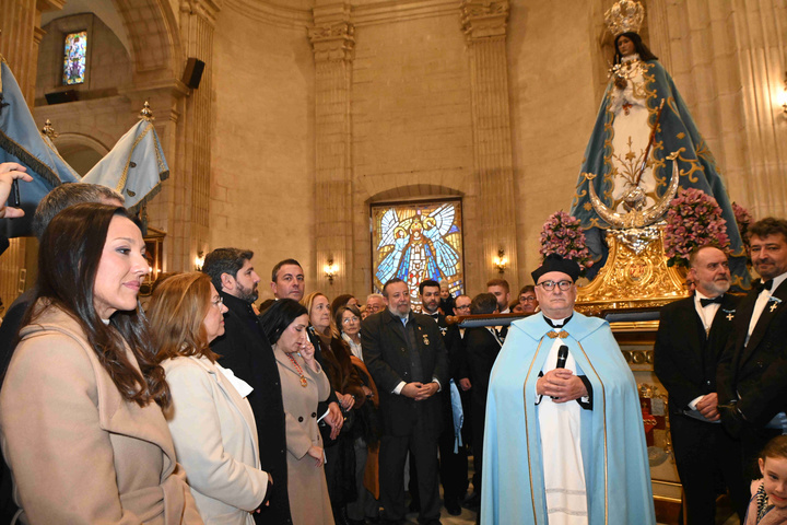 López Miras asiste a la bajada de la patrona de Yecla, la Virgen del Castillo, en el marco de las Fiestas de la Purísima Concepción (1)