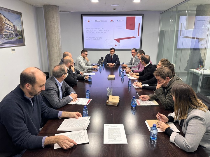 El consejero de Fomento e Infraestructuras, Jorge Garc&iacute;a Montoro, con los miembros del jurado de la XXIII edici&oacute;n de los Premios de Arquitectura de la Regi&oacute;n de Murcia