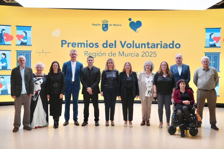 La consejera de Pol&iacute;tica Social, Conchita Ruiz, destaca el compromiso y la contribuci&oacute;n a la cohesi&oacute;n social de las personas voluntarias durante la entrega de los Premios regionales de Voluntariado