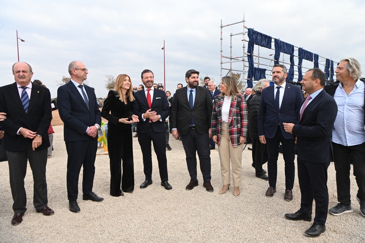 Acto de colocaci&oacute;n de la primera piedra del futuro centro de formaci&oacute;n de Fremm en Cartagena (2)