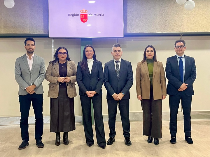 La consejera Carmen Conesa, con su equipo, en la presentaci&oacute;n del balance de 2025 ofrecido hoy.&nbsp;