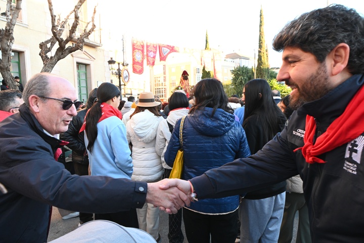 L&oacute;pez Miras participa en la romer&iacute;a de subida de La Santa de Totana (3)