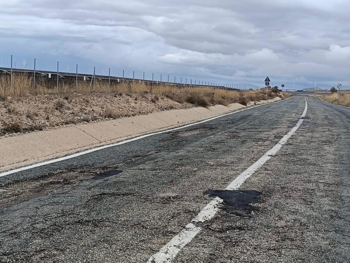 Im&aacute;genes de la carretera RM-A12 en Jumilla, en el tramo donde se va a mejorar el firme