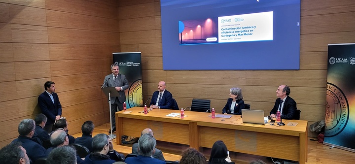 El consejero de Medio Ambiente, Universidades, Investigaci&oacute;n y Mar Menor, Juan Mar&iacute;a V&aacute;zquez, durante su intervenci&oacute;n en la jornada cient&iacute;fico-t&eacute;cnica...