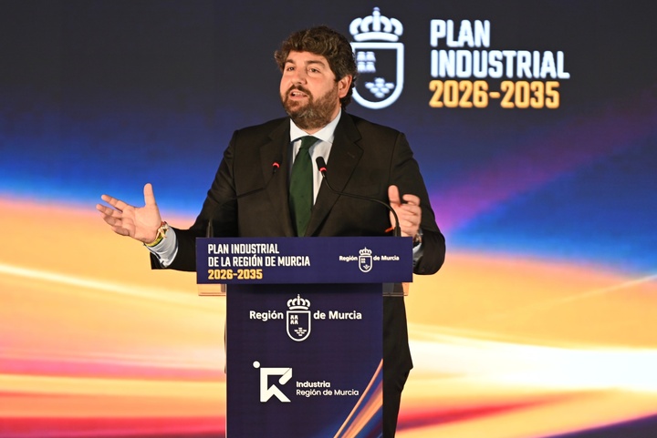El jefe del Ejecutivo regional, Fernando L&oacute;pez Miras, preside el acto de presentaci&oacute;n del Plan Industrial de la Regi&oacute;n de Murcia 2026-2035