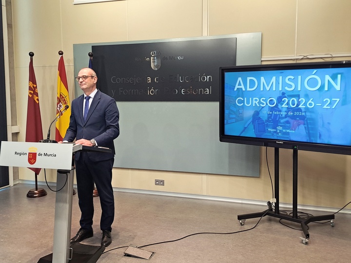 El consejero de Educaci&oacute;n y Formaci&oacute;n Profesional, V&iacute;ctor Mar&iacute;n, presenta el proceso de admisi&oacute;n de alumnado de Infantil, Primaria, Secundaria y ...