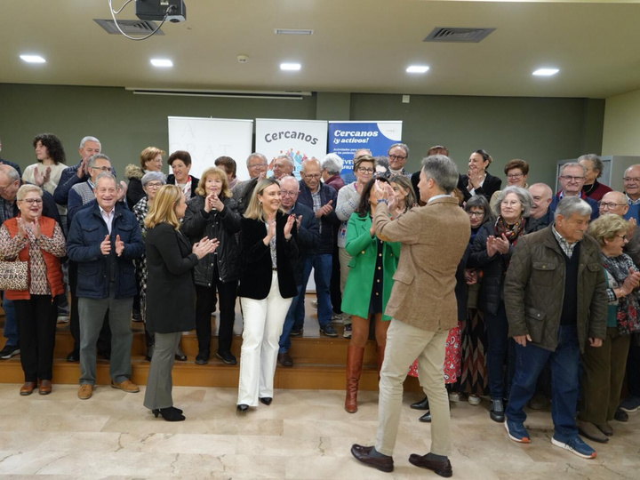 La consejera de Pol&iacute;tica Social, Familias e Igualdad, Conchita Ruiz, junto con el alcalde de Lorca, Fulgencio Gil, durante la presentaci&oacute;n de la ...