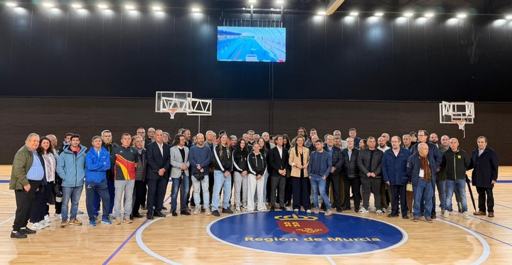 La consejera de Turismo, Cultura, Juventud y Deportes, en una de las instalaciones del CAR