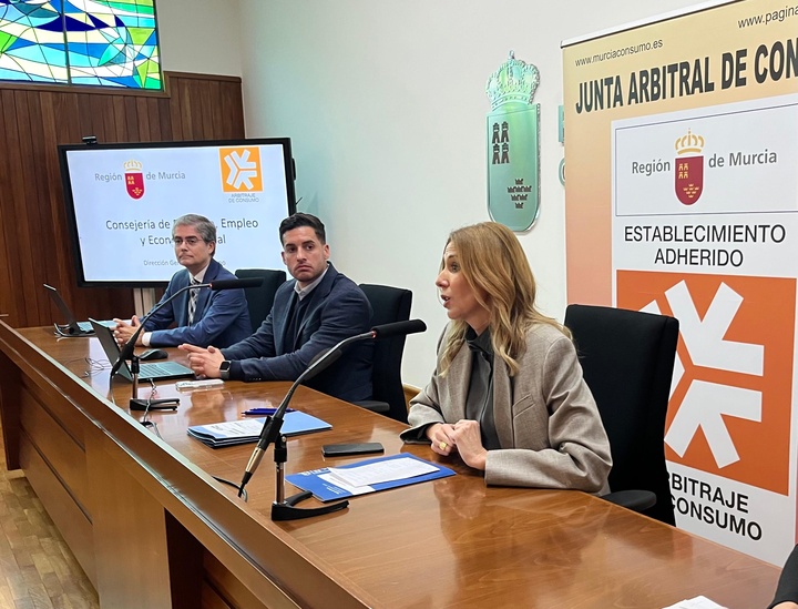 La consejera de Empresa, Empleo y Econom&iacute;a Social, Marisa L&oacute;pez Arag&oacute;n durante su intervenci&oacute;n.