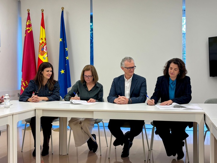 El consejero de Salud, Juan Jos&eacute; Pedre&ntilde;o, destac&oacute; durante la presentaci&oacute;n del proyecto&nbsp;que permitir&aacute; implantar un protocolo de actuaci&oacute;n sanitario...