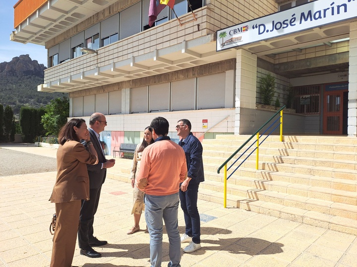 El consejero de Educaci&oacute;n y Formaci&oacute;n Profesional visit&oacute; hoy las nuevas aulas del colegio Don Jos&eacute; Mar&iacute;n de Cieza 2