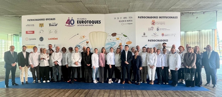 Participantes en el acto inaugural de la asamblea nacional de Eurotoques en Cartagena.