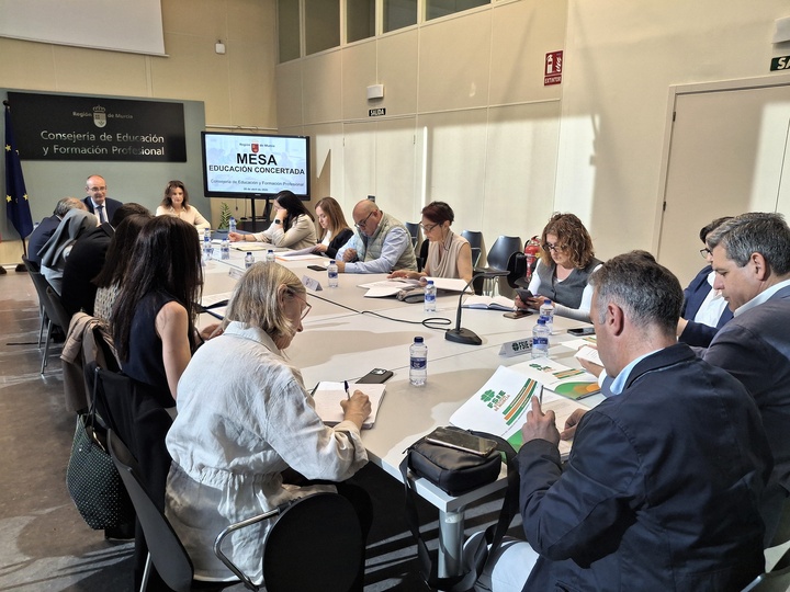 El consejero de Educaci&oacute;n y Formaci&oacute;n Profesional, V&iacute;ctor Mar&iacute;n,&nbsp;preside la Mesa de la Educaci&oacute;n Concertada.&nbsp;
