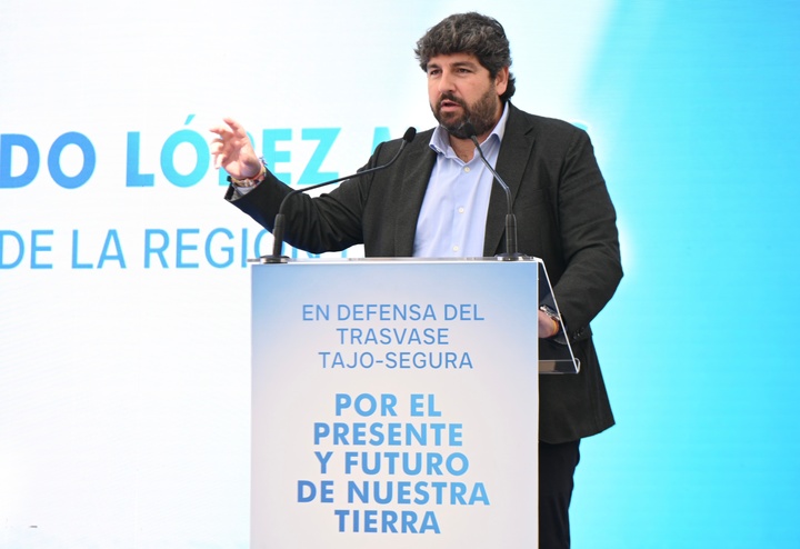 L&oacute;pez Miras participa en el acto 'En defensa del Trasvase Tajo-Segura', organizado por el Sindicato Central de Regantes (2)