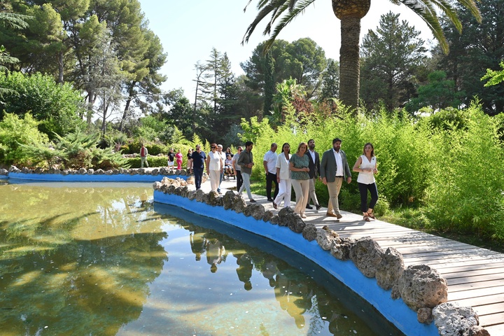 L&oacute;pez Miras visita el renovado Jard&iacute;n Bot&aacute;nico de Jumilla (3)