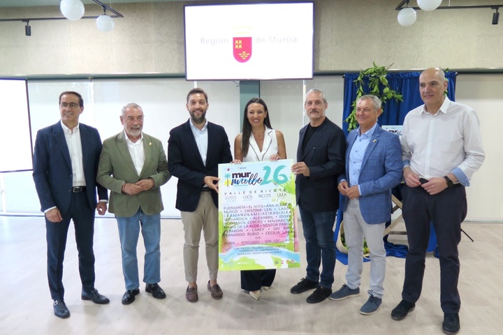 La consejera Carmen Conesa, con los alcaldes del Valle de Ricote en la presentaci&oacute;n de la segunda edici&oacute;n del Festival Murmullo.