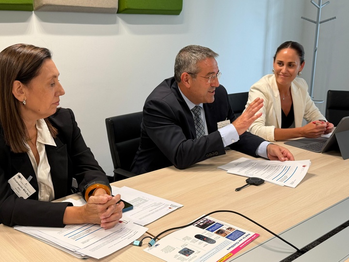 Im&aacute;genes del consejero Joaqu&iacute;n Buendia durante la reuni&oacute;n con responsables de la Direcci&oacute;n General de Medio Ambiente de la Comisi&oacute;n Europea donde...