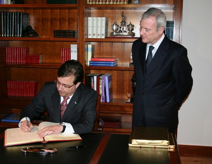 Valcárcel recibió al presidente de Extremadura, Guillermo Fernández Vara (2)