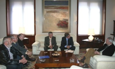 Valcárcel recibe a Federación de Asociaciones de Vecinos, Consumidores y Usuarios de la Región de Murcia (1)