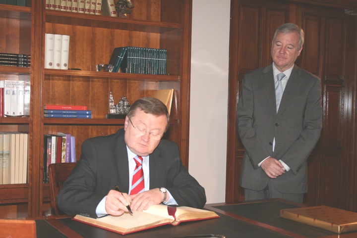 El presidente Valcárcel recibe al embajador de Rusia en misión institucional en la Región de Murcia (1)