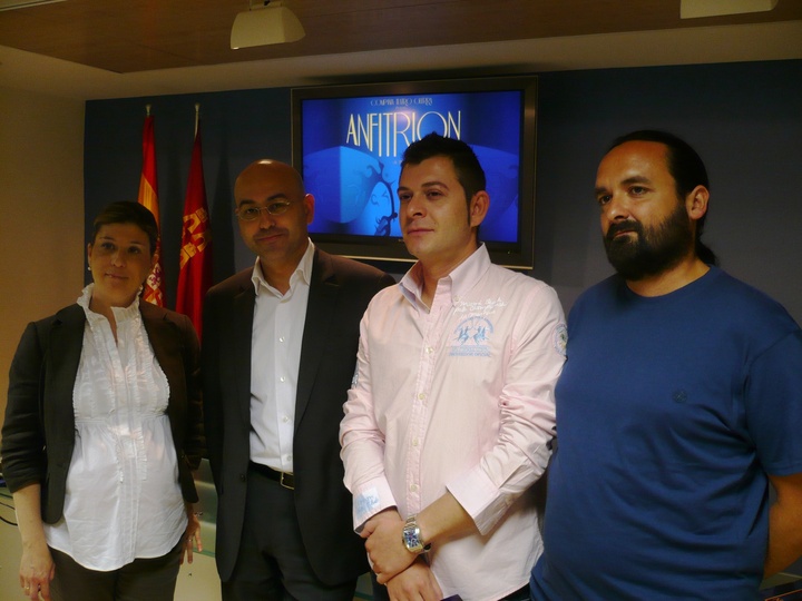 El director general de Promoción Cultural, Antonio Martínez, en la presentación de la obra 'Anfitrión'