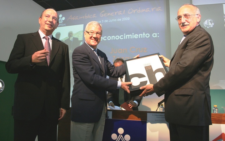 El presidente Valcárcel asiste a la Asamblea General de Confesal