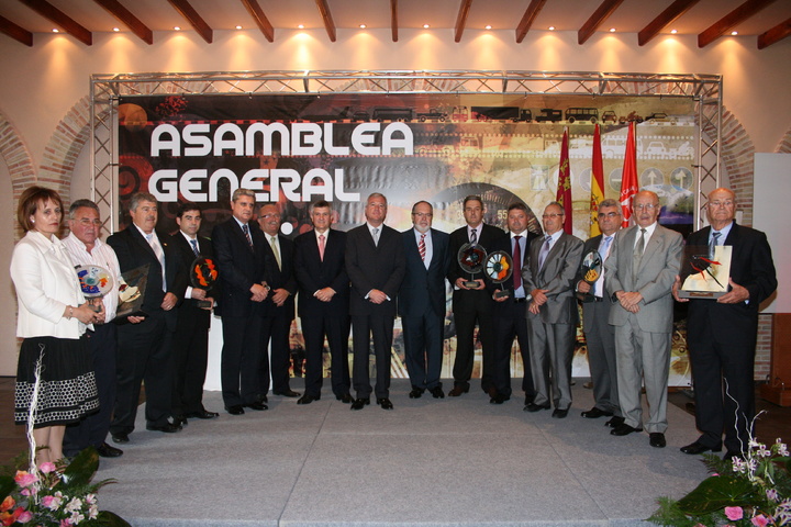 Valcárcel recibe la Medalla de Oro de la Federación Regional del Transporte (Froet) (2)