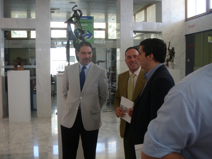 Presentación de la exposición 'Entre hierros anda el juego', de Fernando Saenz de Elorrieta