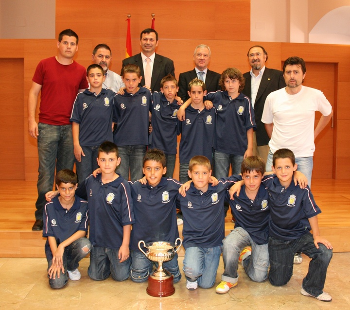 Valcárcel recibe al equipo de fútbol sala Aljucer ElPozo, campeón de España en la categoría de benjamines