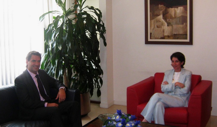 Inmaculada García recibe al decano del Colegio de Ingenieros de Telecomunicaciones de la Región