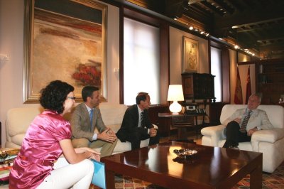 Valcárcel recibe al alcalde de Yecla, Juan Miguel Benedito