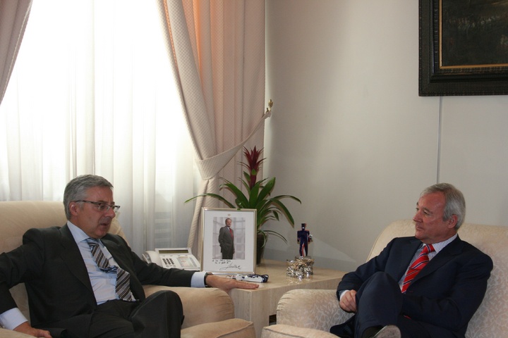 El presidente de la Comunidad, Ramón Luis Valcárcel, se reunió hoy en Madrid con el ministro de Fomento, José Blanco (1)