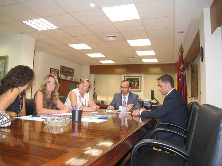 Reunión con la Organización de Mujeres Empresarias de la Región