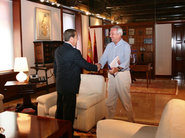 Valcárcel recibe al alcalde de Alcantarilla, Lázaro Mellado