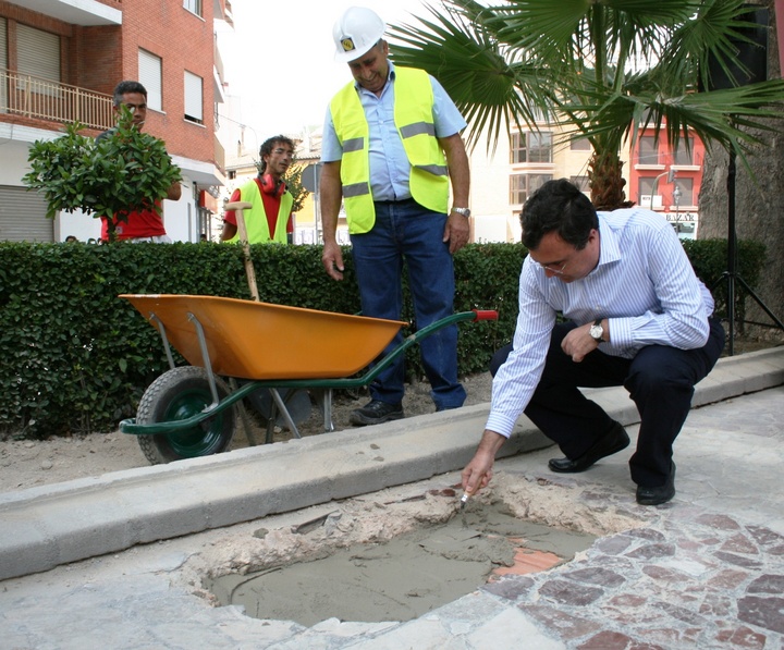 Colocación de la primera piedra de las obras del Jardín de la Corredera en Caravaca