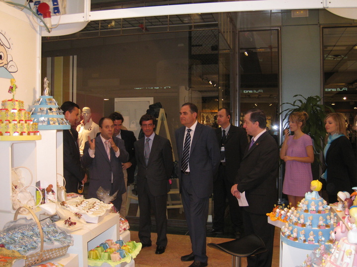 Sánchez-Solís visita la muestra de la III Feria de Boda de Murcia