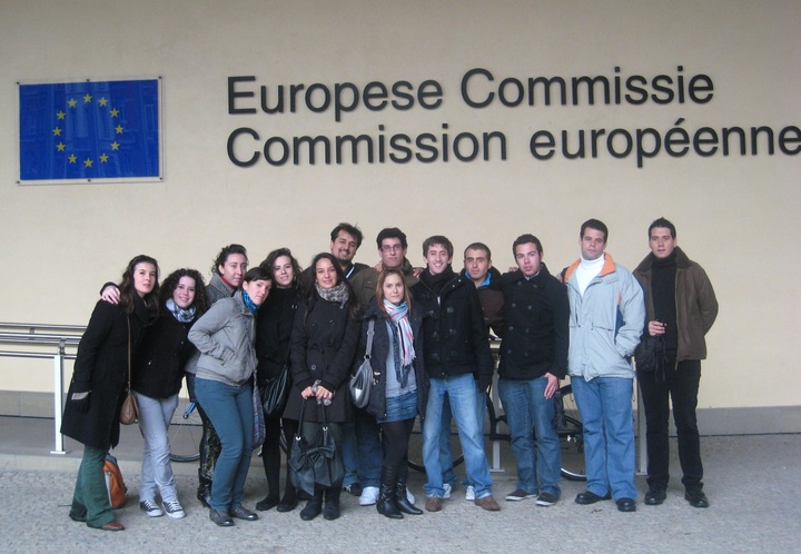 Un grupo de estudiantes universitarios murcianos visita las instituciones europeas (3)