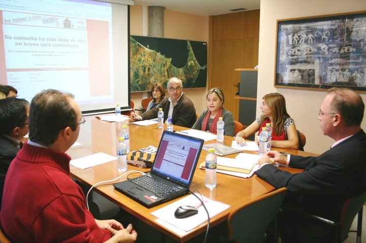 Reunión de la comisión de seguimiento del convenio para mejorar la información sobre las facilidades que ofrece la Comunidad a los jóvenes de la Región para acceder a su primera vivienda