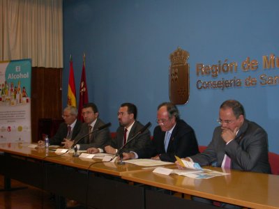 Rueda de prensa de presentación de la campaña de Sanidad para educar a jóvenes de la Región sobre el consumo de alcohol