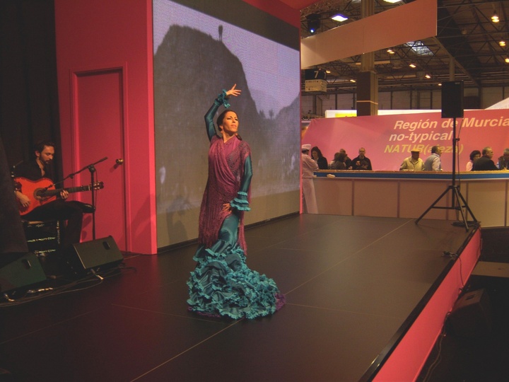 Actuación de la bailaora Ana Morales en Fitur