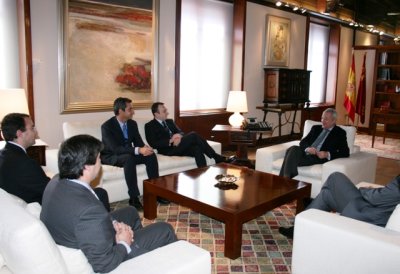 Valcárcel recibe a la junta directiva de Adimur
