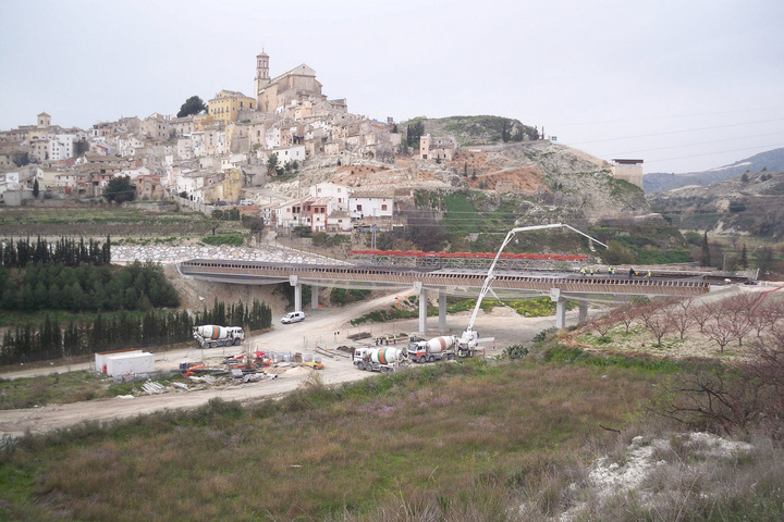 Ampliación del puente sobre el río Argos (2)
