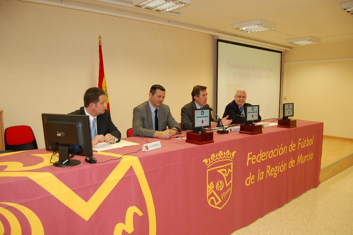 Apertura y funcionamiento del Centro de Enseñanzas Deportivas de la Escuela de Entrenadores de la FFRM