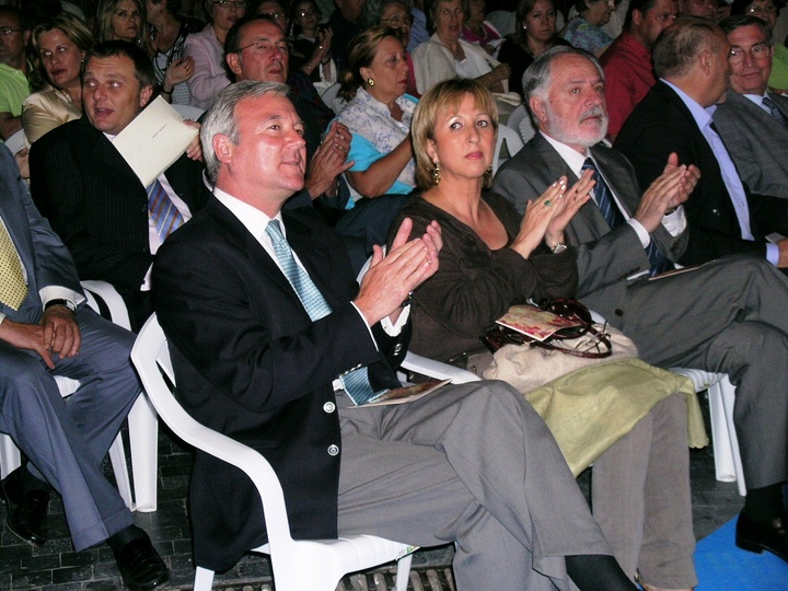 Ramón Luis Valcárcel asiste junto con su esposa Rosario Cruz y con el Presidente de la Asamblea Regional, Francisco Celdrán, al concierto conmemorativo del Día de la Región que ofrece la Orquesta Sinfónica de la Región de Murcia