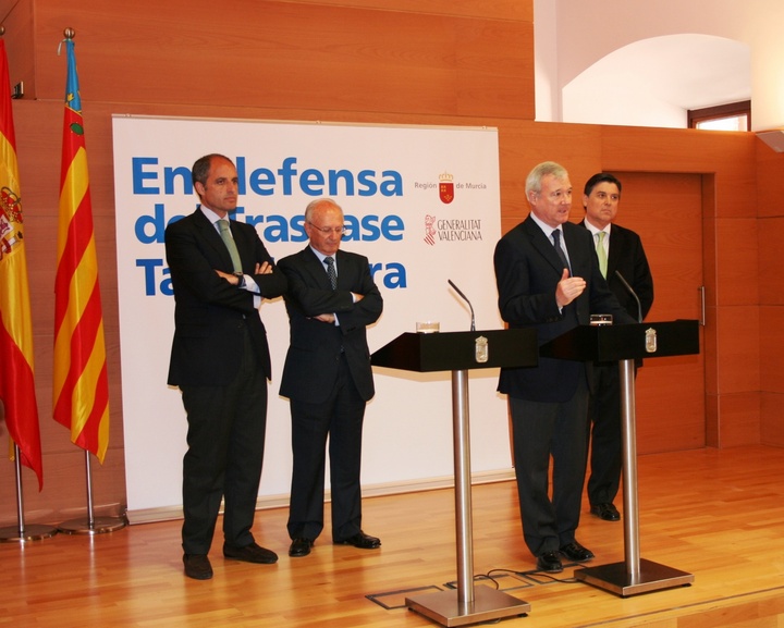Reunión en defensa del trasvase Tajo-Segura: comparecencia ante los medios