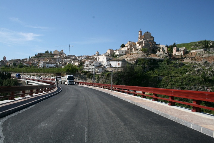 Prueba de carga del nuevo Puente Santo en Cehegín (3)
