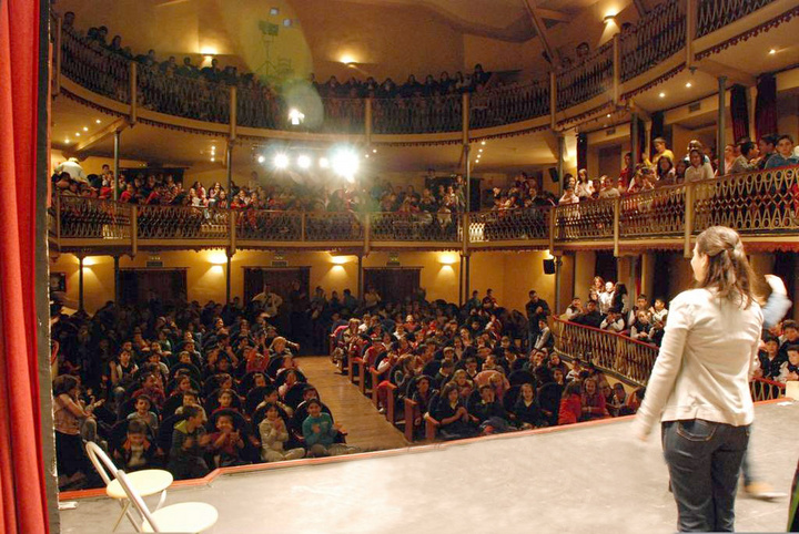 Obra de teatro 'El Autobús', organizada por la EPT (1)