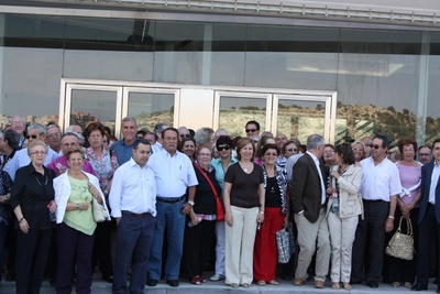 Palacios acompaña a asociaciones de mayores de Cartagena en su visita al Hospital Universitario de Santa Lucía