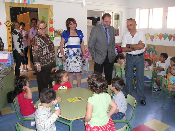 El consejero de Educación visita el CEIP Vicente Ros de Cartagena